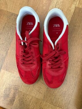 Zara Red Lace-Up Low-Top Sneakers